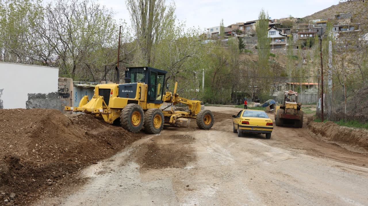اجرای عملیات بهسازی ورودی جاده شهر دماوند به روستای چنار شرق