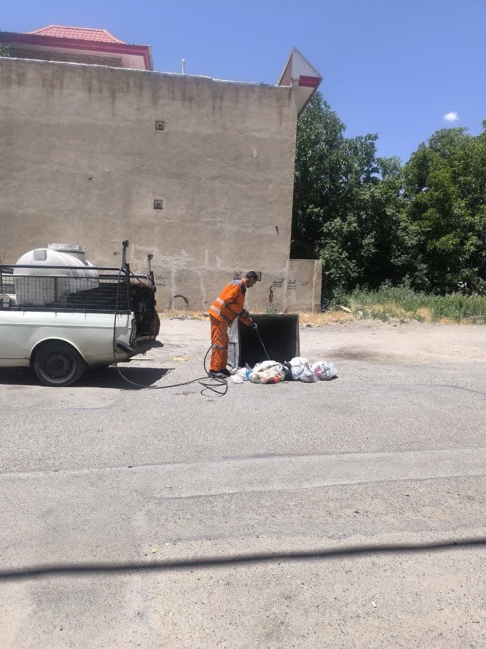 شست‌وشوی مستمر مخازن زباله در دماوند