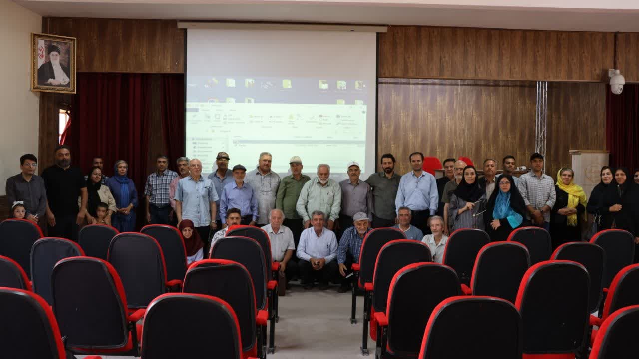 با همکاری مدیریت شهری انجام شد I سومین دوره سمینار کشاورزی پایدار با موضوع «مدیریت جامع تنش‌ها، آفات و بیماری‌های گردو با تأکید بر کنترل کرم خراط»