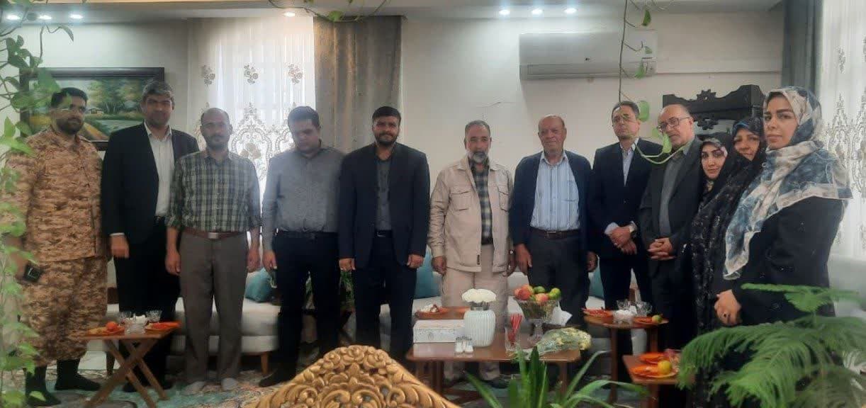 دیدار مدیریت شهری با خانواده‌های شهدا و ایثارگران به مناسبت هفته دفاع مقدس